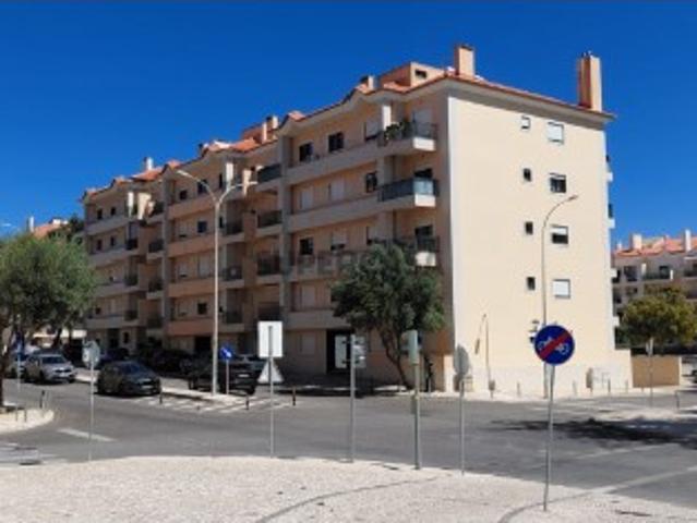 Apartamento T2 em Carcavelos e Parede
