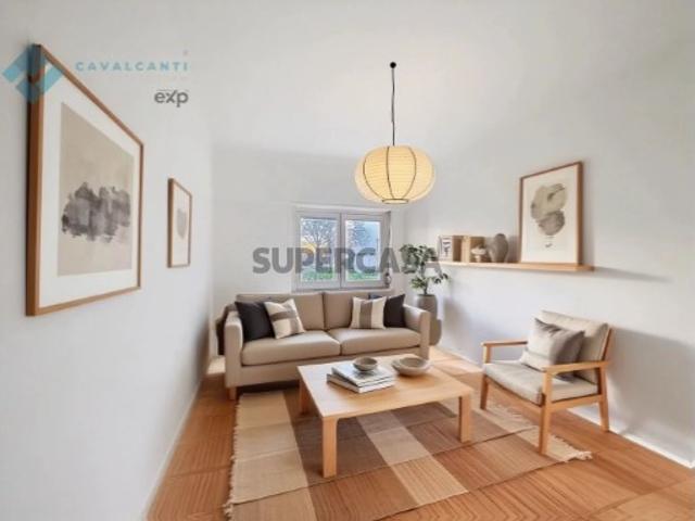 Apartamento T2 em Carnaxide e Queijas
