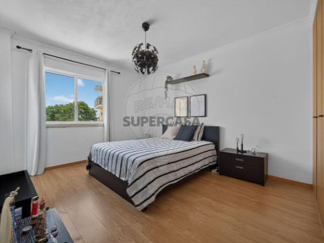 Apartamento T2 em Carregado e Cadafais