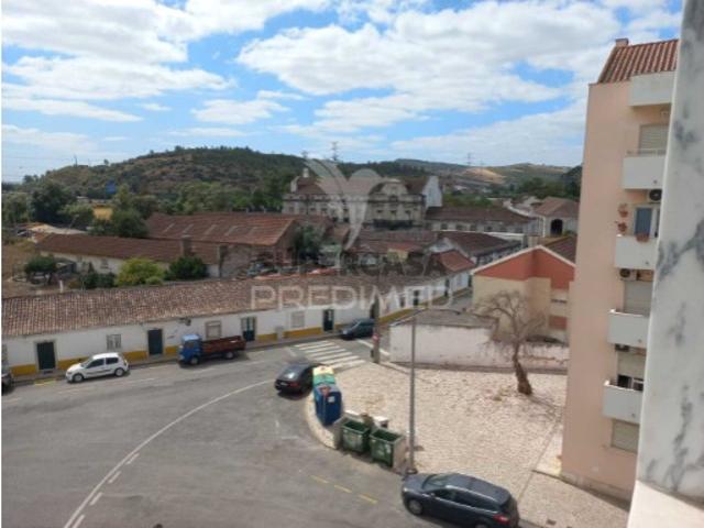 Apartamento T2 em Carregado e Cadafais
