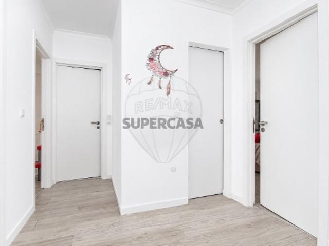 Apartamento T2 em Carregado e Cadafais