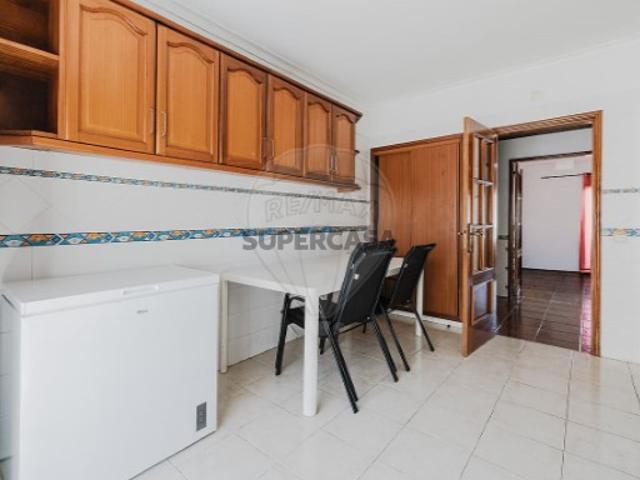 Apartamento T2 em Carregado e Cadafais