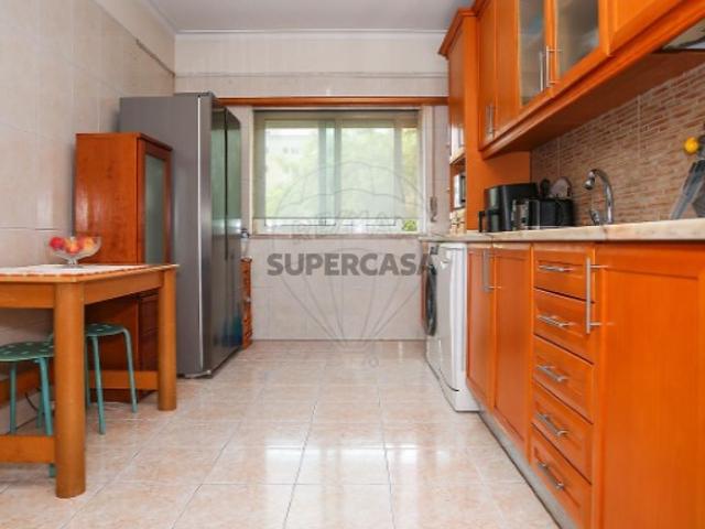 Apartamento T2 em Carregado e Cadafais