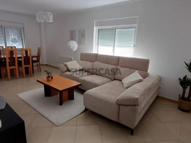 Apartamento T2 em Carregado e Cadafais
