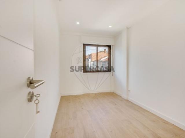 Apartamento T2 em Castanheira do Ribatejo e Cachoeiras