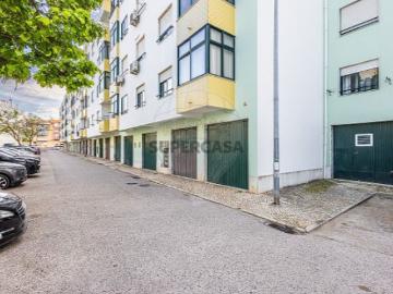 Apartamento T2 em Castanheira do Ribatejo e Cachoeiras