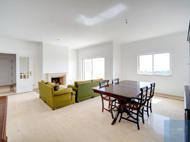 Apartamento T2 em Cascais com Vista Mar 93m² Cascais e Estoril