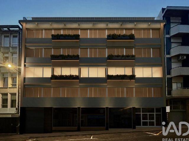 Apartamento T2 em Cedofeita, Santo Ildefonso, Sé, Miragaia. 100m² Porto