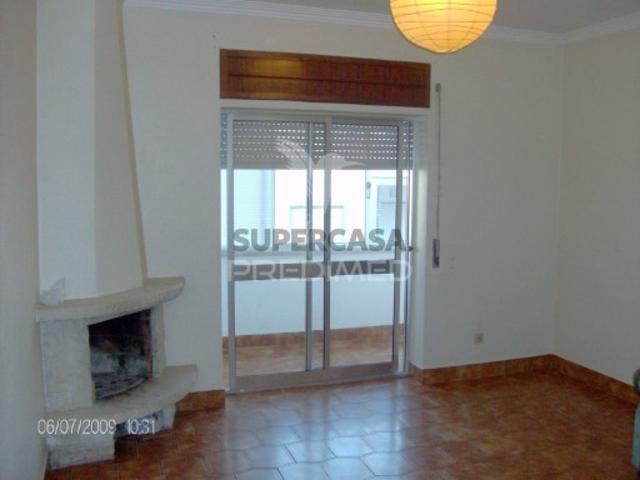 Apartamento T2 em Charneca de Caparica e Sobreda