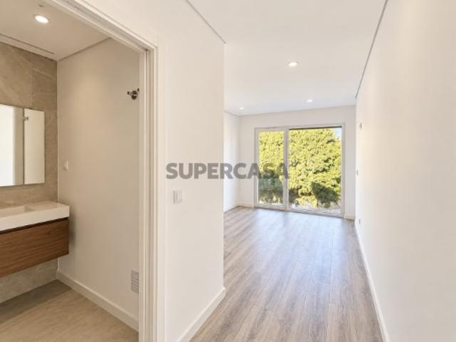 Apartamento T2 em Charneca de Caparica e Sobreda