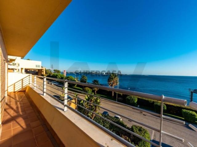 Apartamento T2 em condomínio, com o mar como cenário, muita tranquilidade e Lisboa a poucos minutos