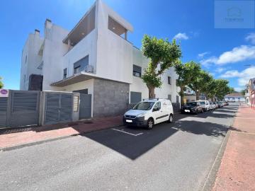 Apartamento T2 em condomínio fechado