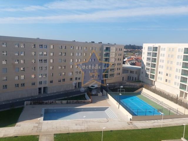 Apartamento T2 em Condomínio Fechado com Piscina