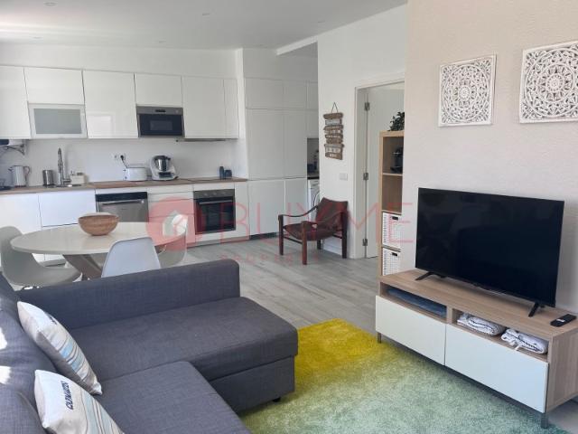 Apartamento T2 em Condomínio Fechado com Terraço e Barbecue