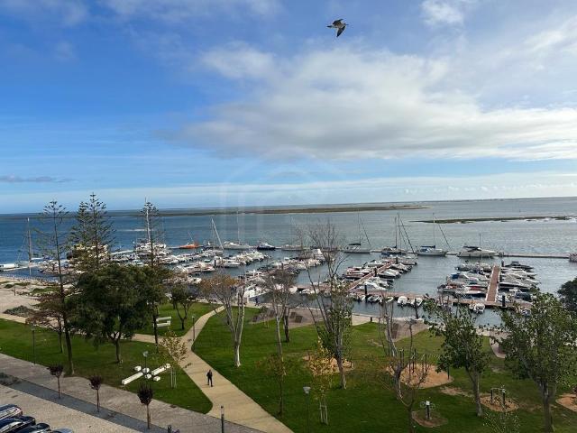 Apartamento T2 em condomínio fechado, Olhão, Algarve 122m² Olhão