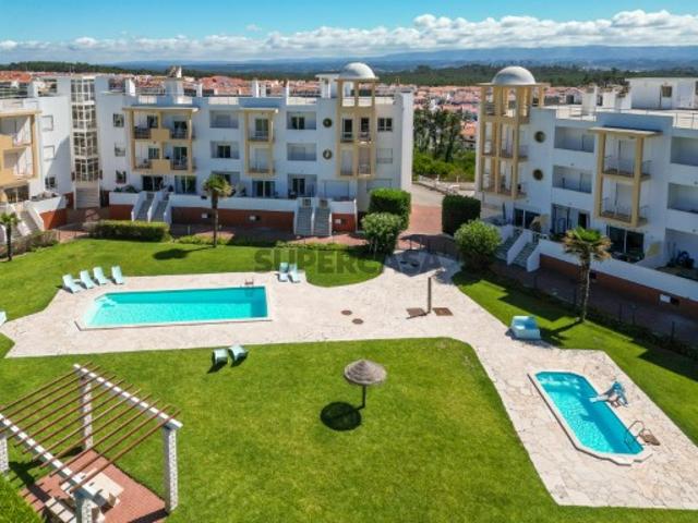 Apartamento T2 em condomínio fechado na Nazaré