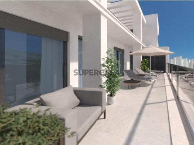 Apartamento T2, em condomínio fechado na Praia da Rocha, Portimão, Algarve