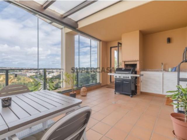 Apartamento T2 condomínio premium com rooftop privado e vista mar em Lagos