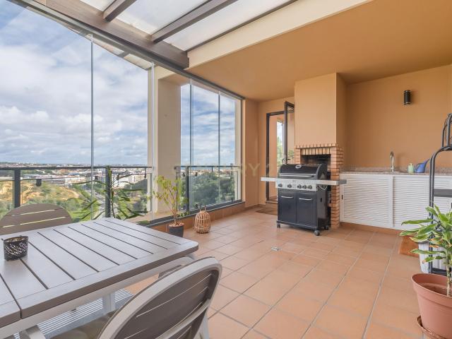 Apartamento T2 condomínio premium com rooftop privado e vista mar em Lagos