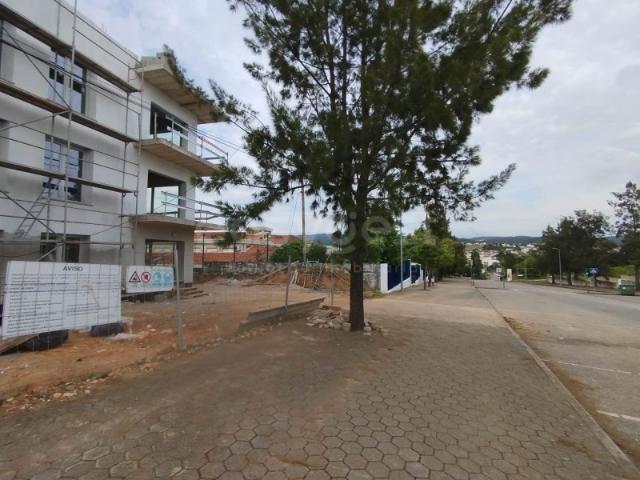 Apartamento T2 em construção situado em Lordemão, Coimbra