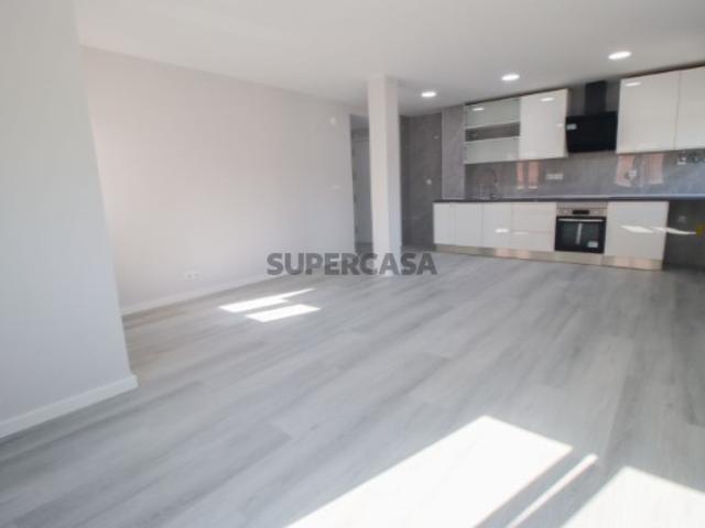 Apartamento T2 em Corroios