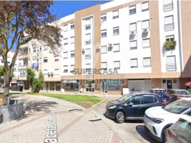 Apartamento T2 em Corroios