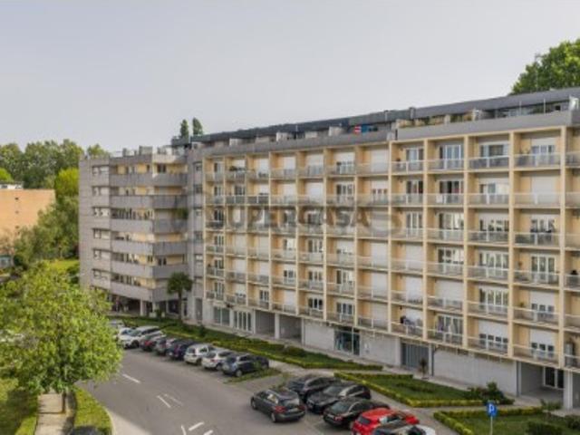 Apartamento T2 em Creixomil