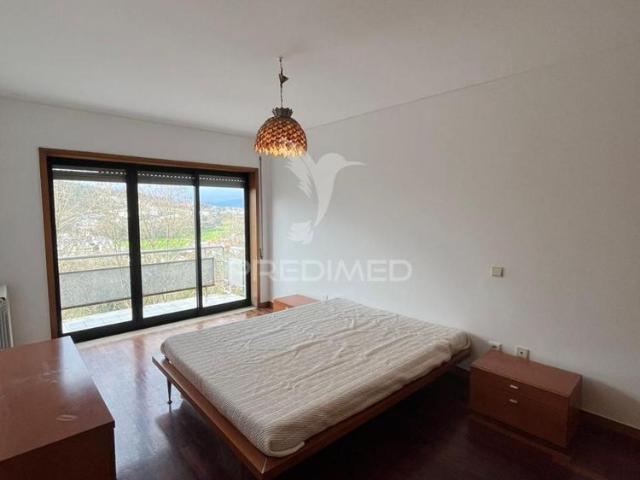 Apartamento t2 em creixomil com garagem