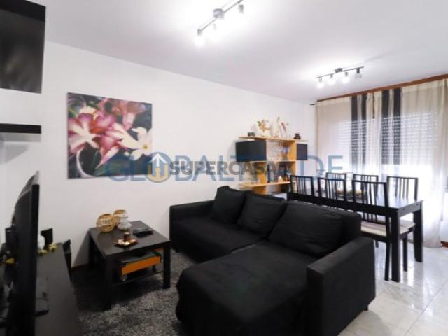 Apartamento T2 em Custóias