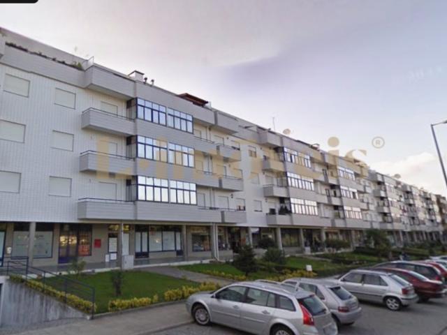 APARTAMENTO T2, EM FRENTE C+S, LIXA