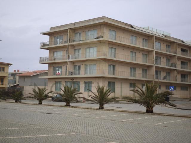 Apartamento T2 em frente ao mar | Árvore