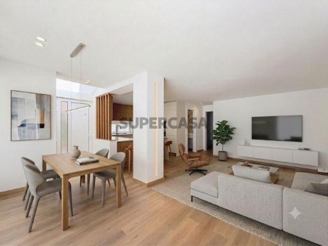 Apartamento T2 em Laranjeiro e Feijó