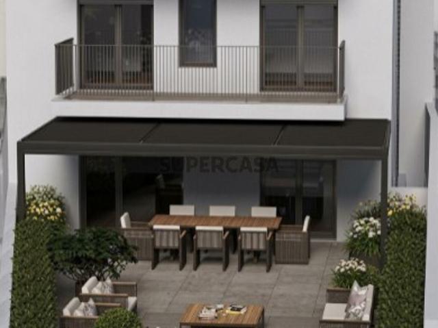 Apartamento T2 em Laranjeiro e Feijó de 126,00 m²
