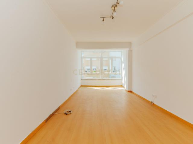Apartamento T2 em Linda a Velha