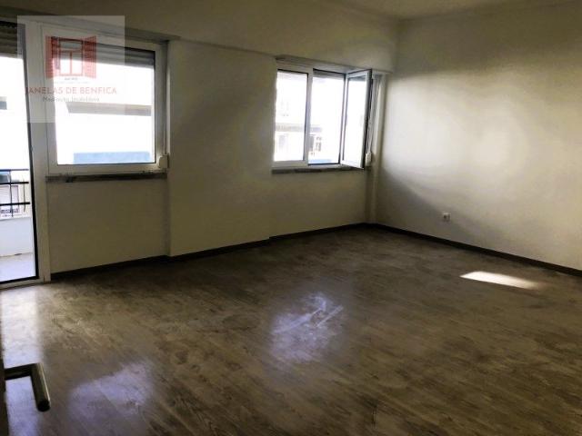 Apartamento T2 em Lisboa