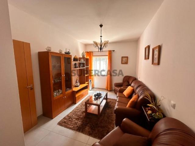 Apartamento T2 em localização privilegiada a 150m da praia de Monte Gordo, Algarve