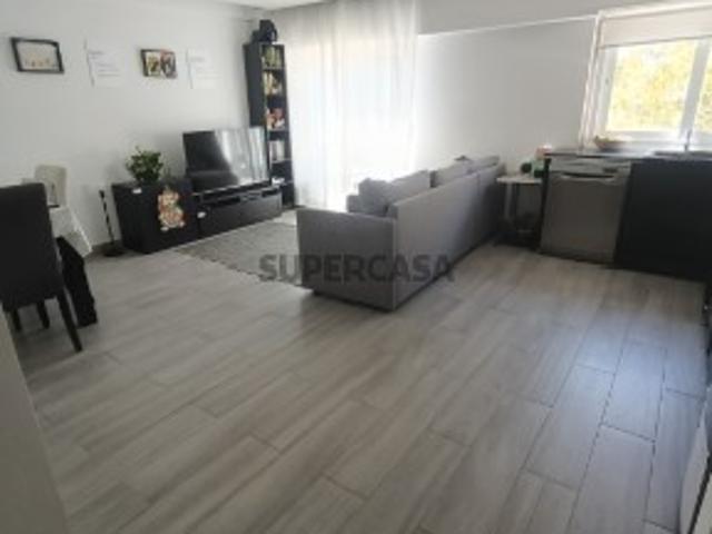 Apartamento T2 em Loures