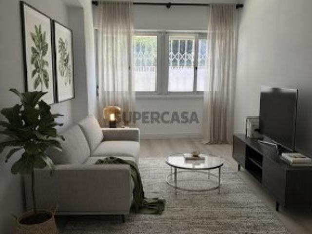Apartamento T2 em Lumiar