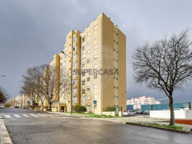 Apartamento T2 em Lumiar
