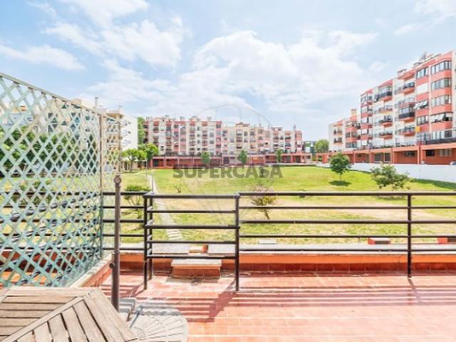 Apartamento T2 em Lumiar
