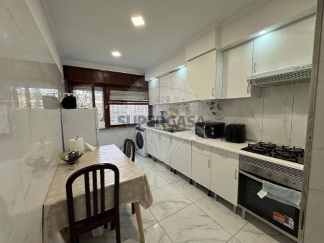 Apartamento T2 em Massamá e Monte Abraão