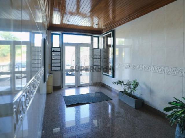 Apartamento T2 em Massamá e Monte Abraão