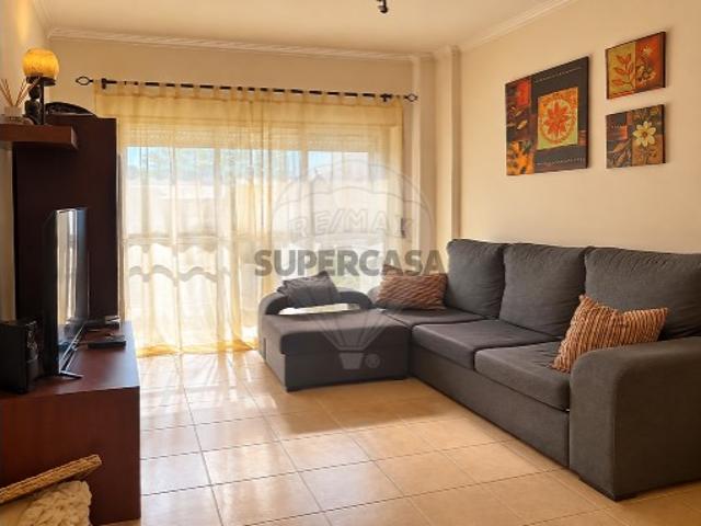Apartamento T2 em Massamá e Monte Abraão
