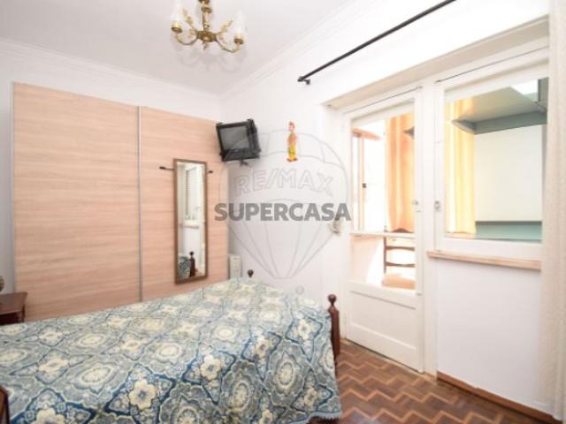 Apartamento T2 em Massamá e Monte Abraão
