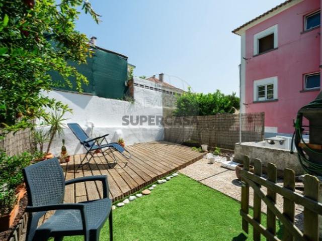 Apartamento T2 em Mina de Água