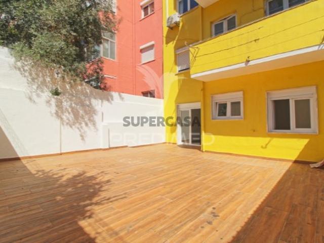 Apartamento T2 em Mina de Água