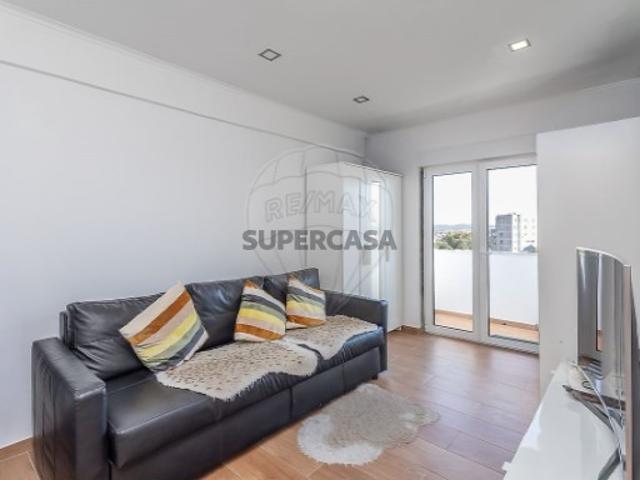 Apartamento T2 em Mina de Água