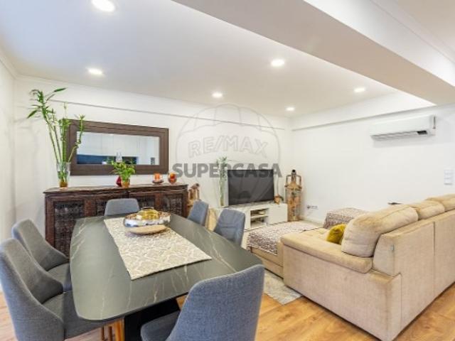Apartamento T2 em Mina de Água