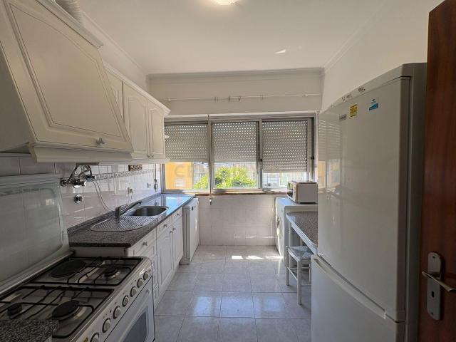 Apartamento T2 em Mina de Água, Amadora