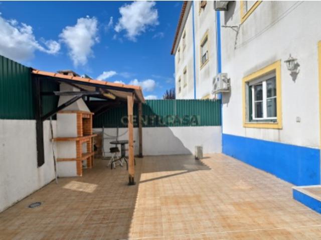 Apartamento T2 em Milharado, com terraço e parquemento